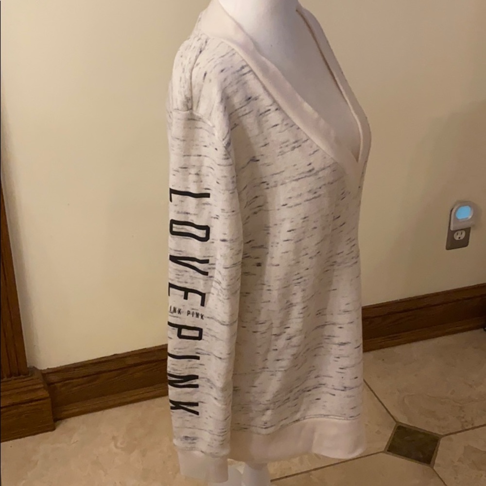 V neck sweatshirt